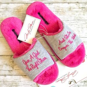marilyn monroe house slippers
